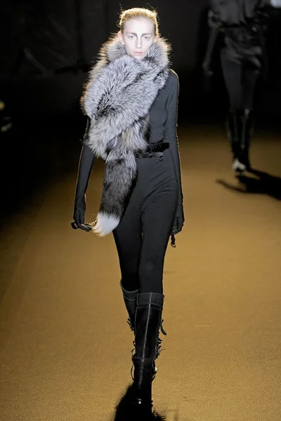Look 17